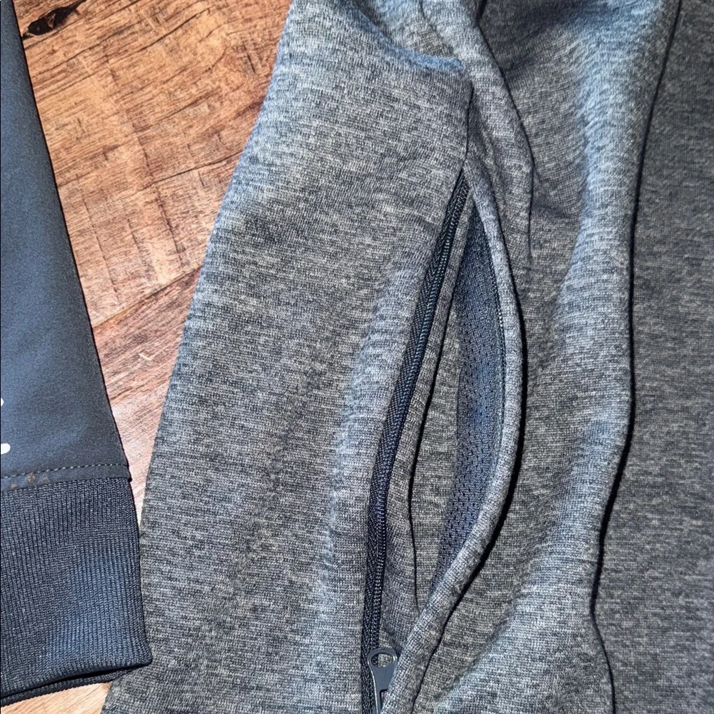 Under Armour Men's Two-Tone Gray Performance Jacket - Picture 5 of 8
